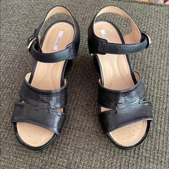 Geox Black Leather Women's Sandals (sz 39) - Picture 1 of 11